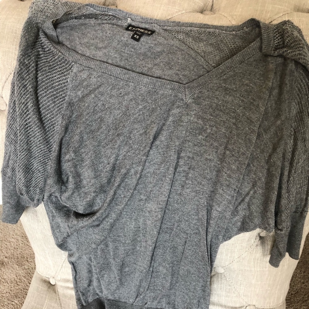 Express women’s lightweight gray knit shirt